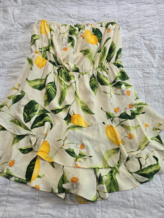 Express Pants - Express Summer StraplessTiered Romper/skort Floral Lemons